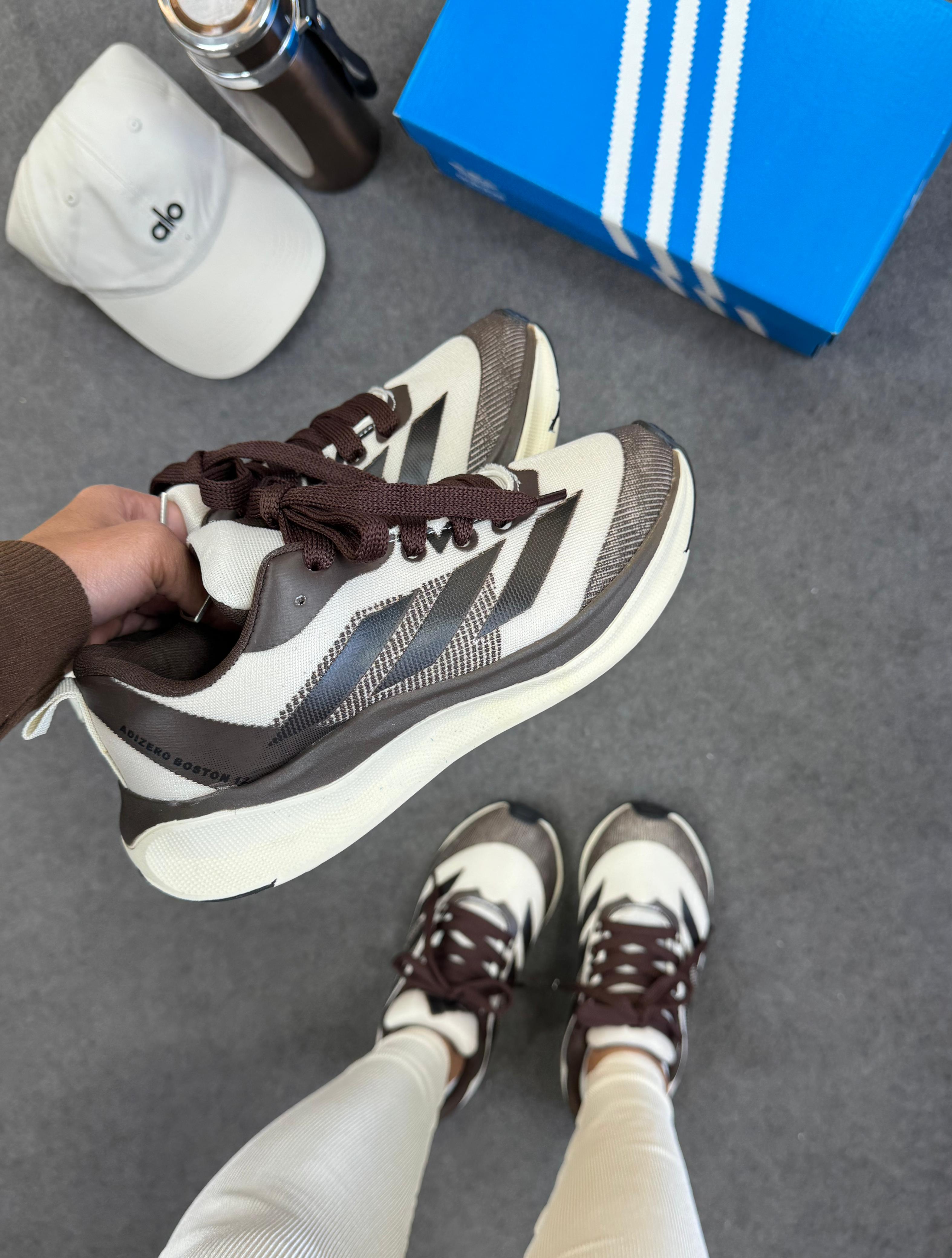 Adidas Adizero boston 12 off / café