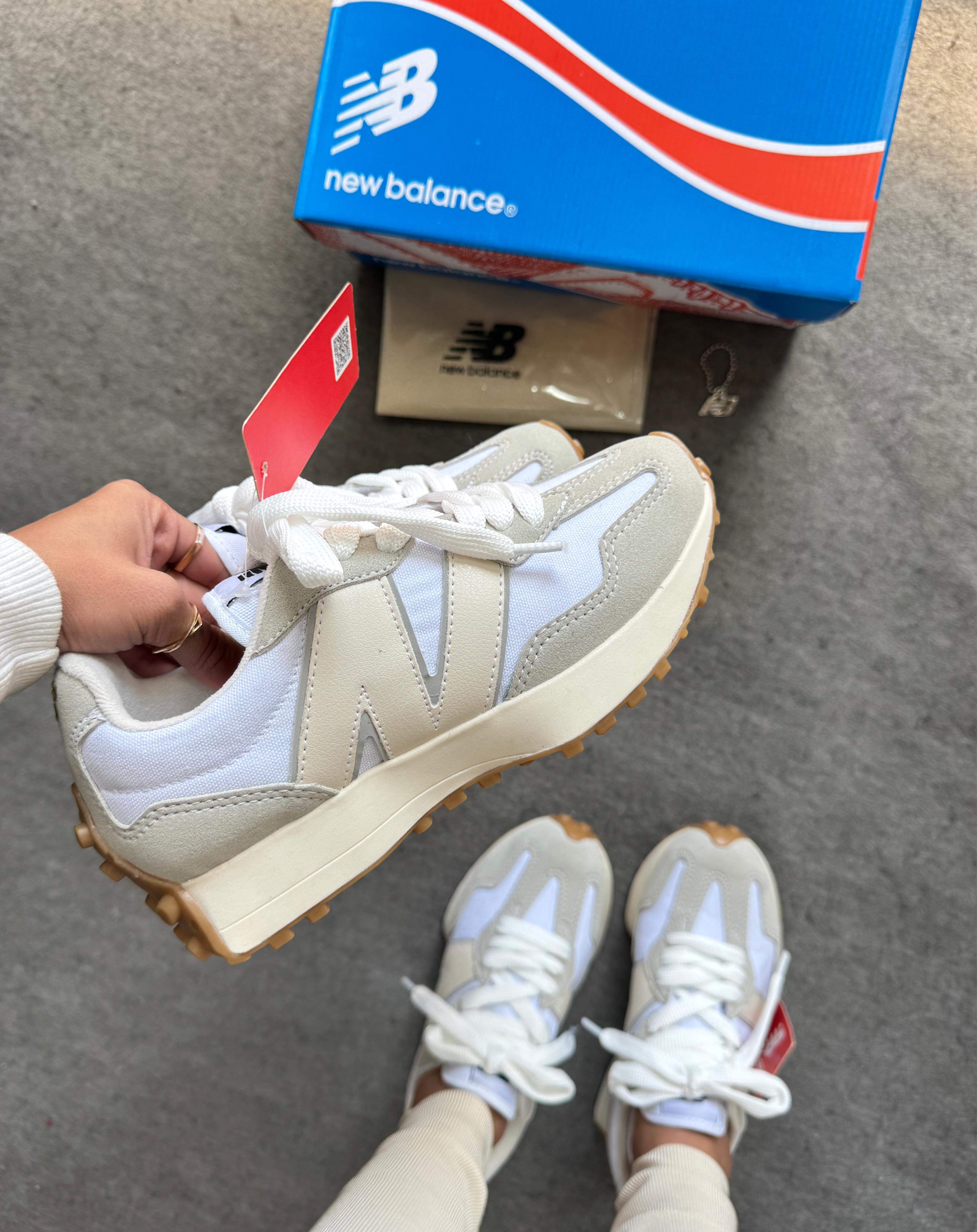 New Balance 327 Branco/ off
