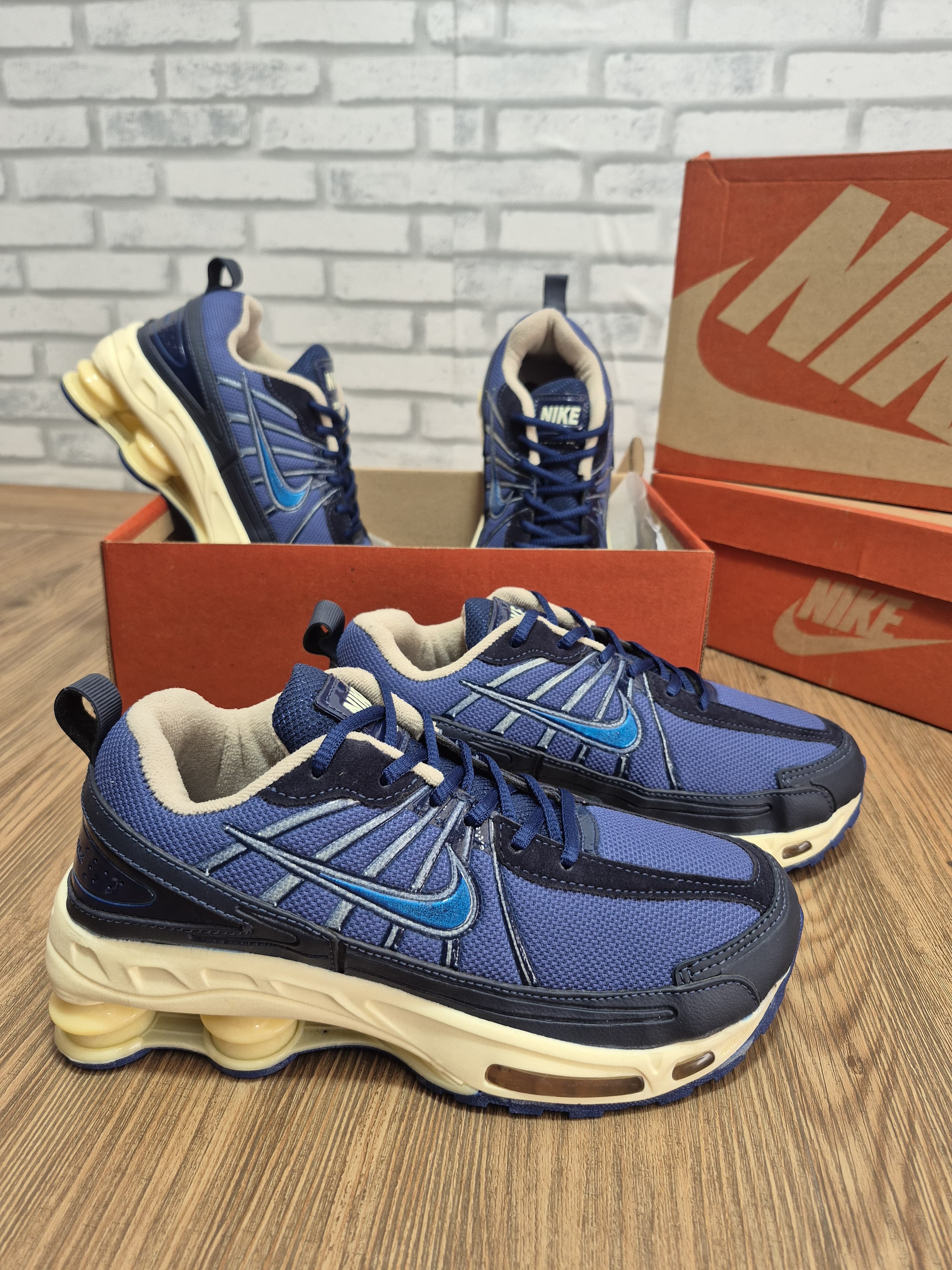 Nike Shox Turbo VII Marinho/Creme