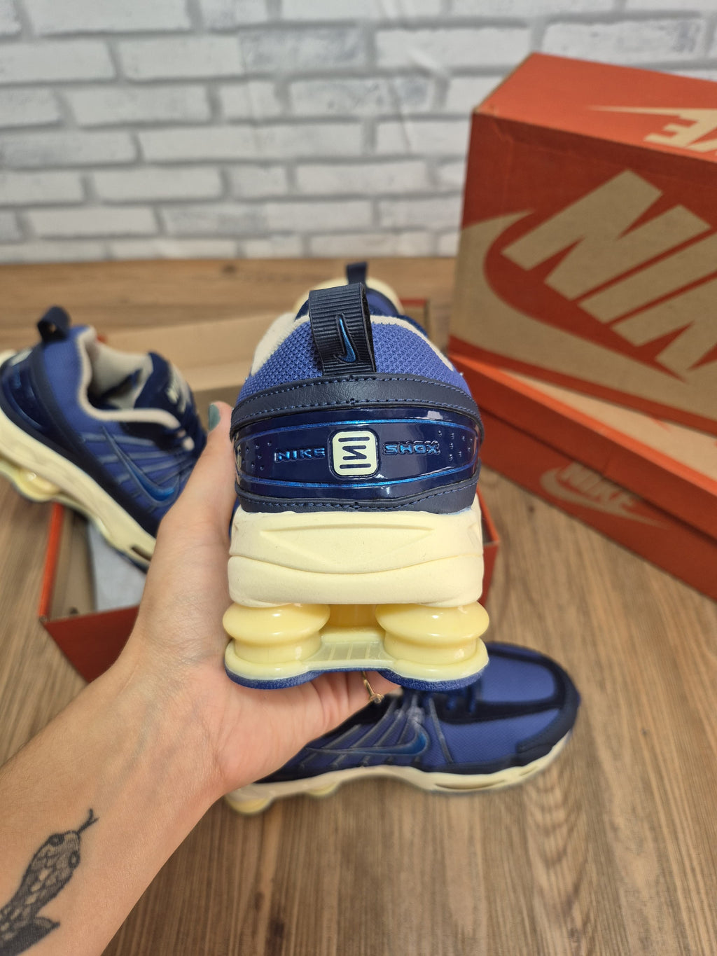 Nike Shox Turbo VII Marinho/Creme