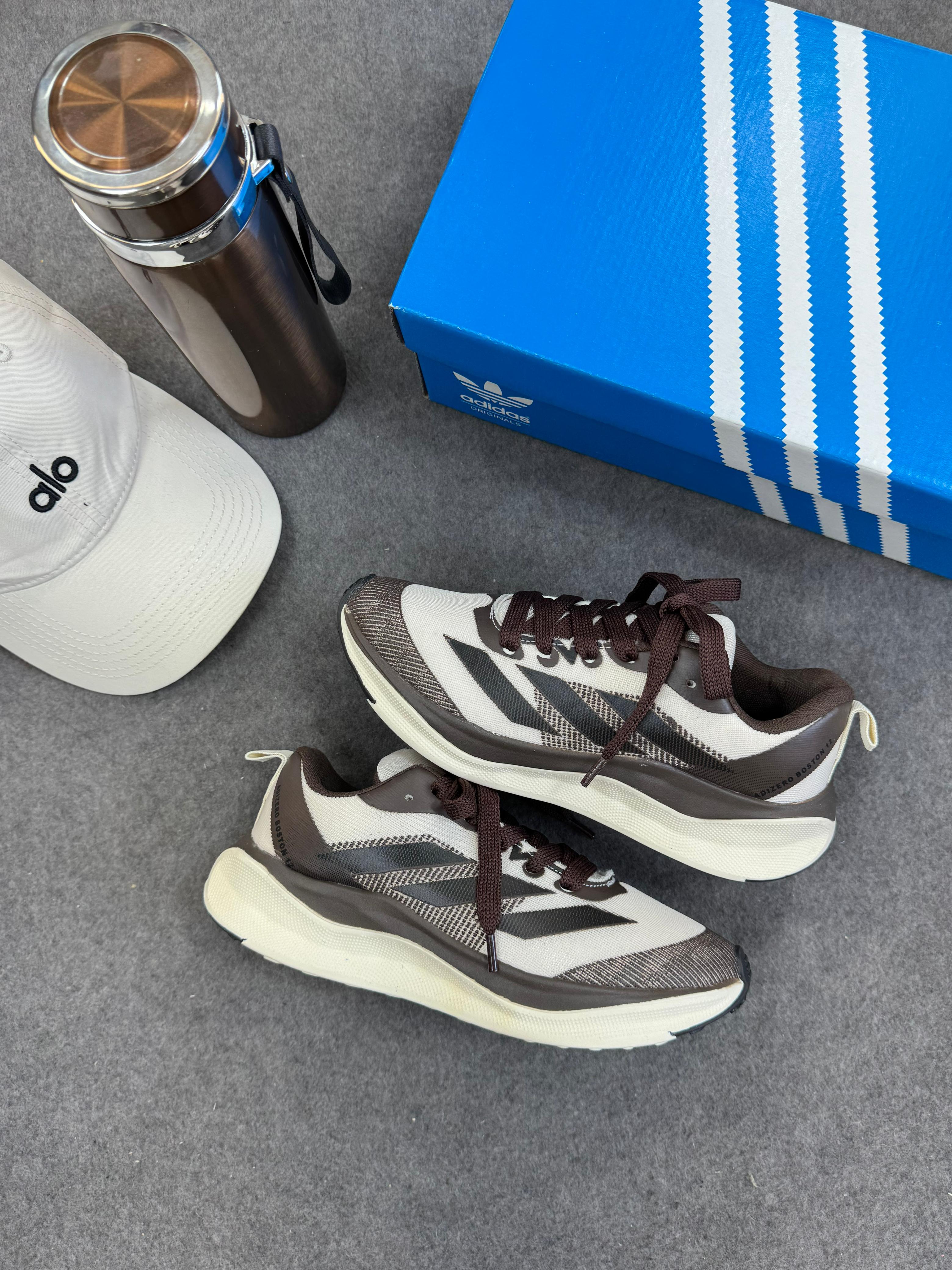 Adidas Adizero boston 12 off / café